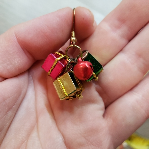 Christmas Present Party Earrings - Picture 3 of 3
